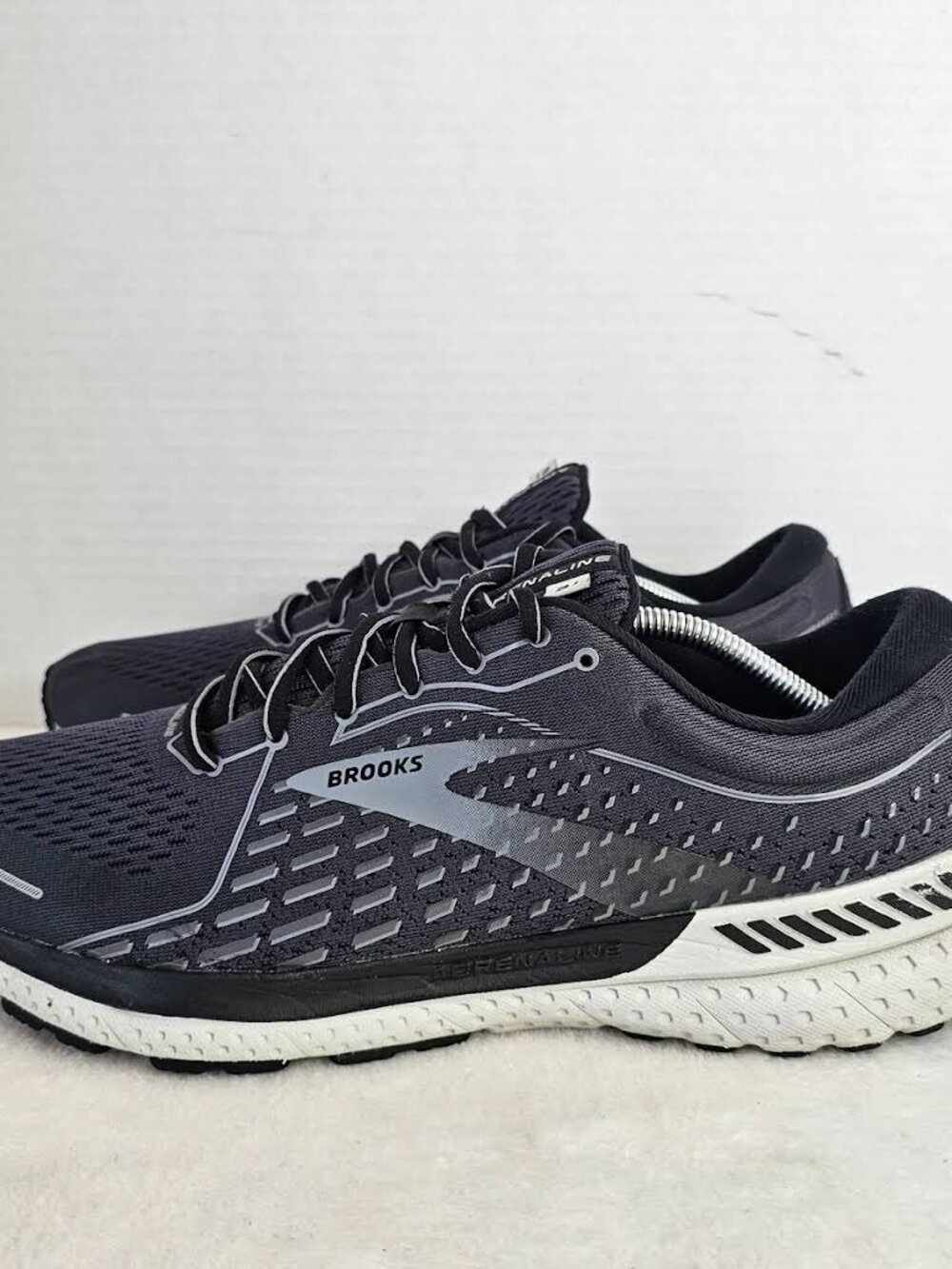 LIKE NEW Brooks Mens Adrenaline GTS 21 (2E Wide) Running Shoes Size 10.5 - Picture 2 of 6